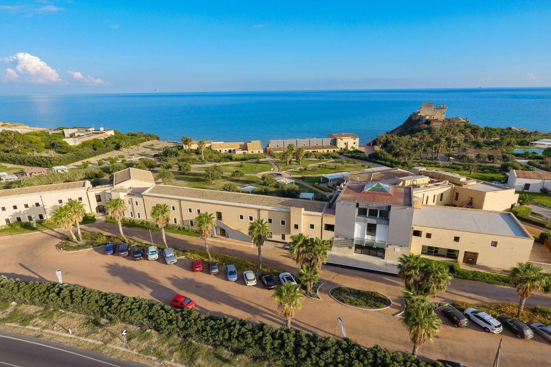 ליקאטה Falconara Greenblu Resort מראה חיצוני תמונה